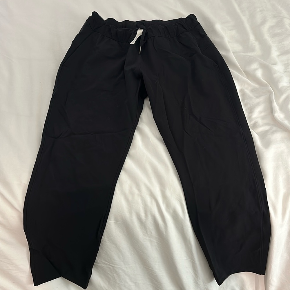 Like New Lululemon Black ankle pant